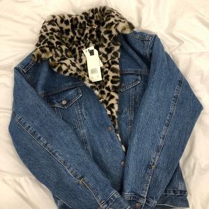 BNWT LEVI’S DENIM FUR JACKET